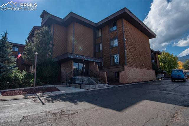 935  Saturn  101 , colorado springs&nbsp; House Search MLS Picture