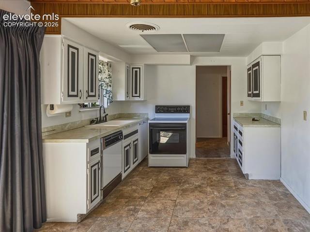 MLS Image for 827  Squire  ,Colorado Springs, Colorado