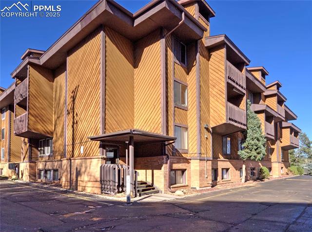 935  Saturn  214 , colorado springs&nbsp; House Search MLS Picture