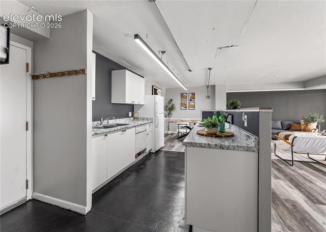 MLS Image for 411  Lakewood  C404 ,Colorado Springs, Colorado