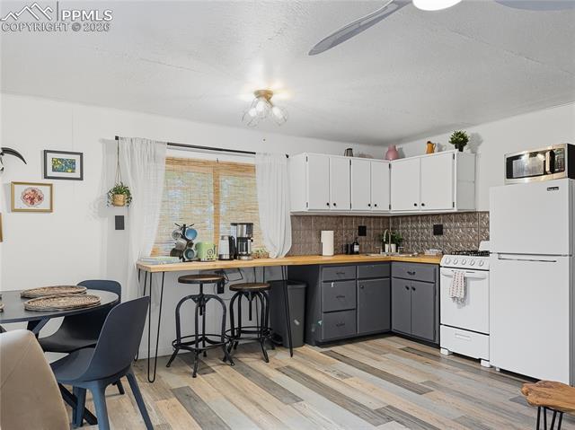 MLS Image for 112  Denwood  ,Florissant, Colorado