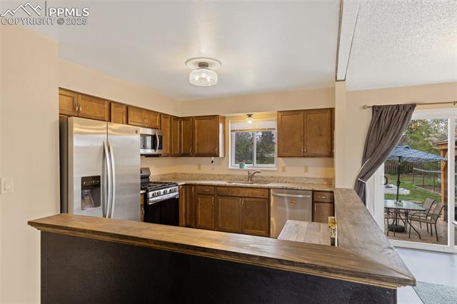 MLS Image for 4652 N Sleepy Hollow  ,Colorado Springs, Colorado