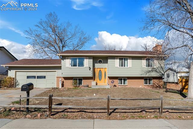 823  Squire  , colorado springs  House Search MLS Picture