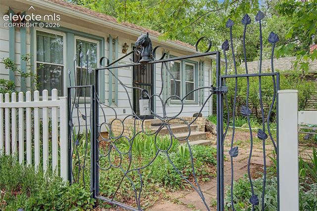 1830  Mesita  , colorado springs&nbsp; House Search MLS Picture