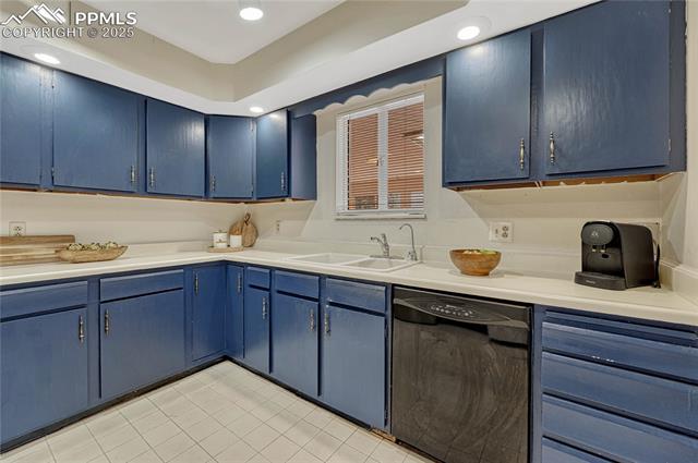 MLS Image for 25 E Cheyenne Mountain  ,Colorado Springs, Colorado