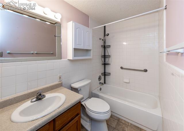 MLS Image for 411  Lakewood  B809 ,Colorado Springs, Colorado