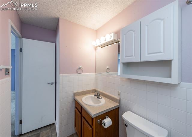 MLS Image for 411  Lakewood  B809 ,Colorado Springs, Colorado