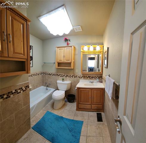 MLS Image for 1555  Luna Vista  ,Colorado Springs, Colorado
