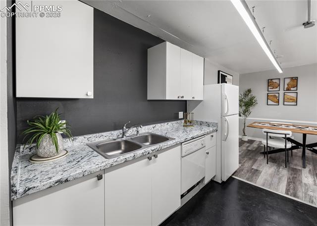 MLS Image for 411  Lakewood  C404 ,Colorado Springs, Colorado