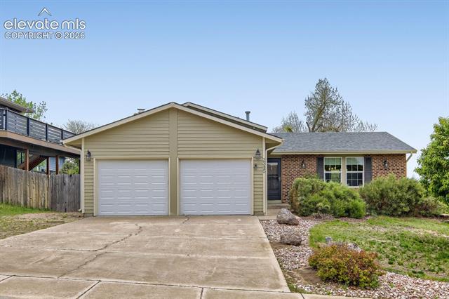 2305  Distinctive  , colorado springs&nbsp; House Search MLS Picture
