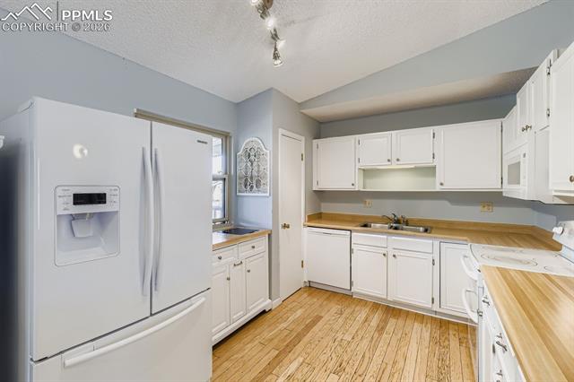 MLS Image for 6040  Eagles Nest  ,Colorado Springs, Colorado