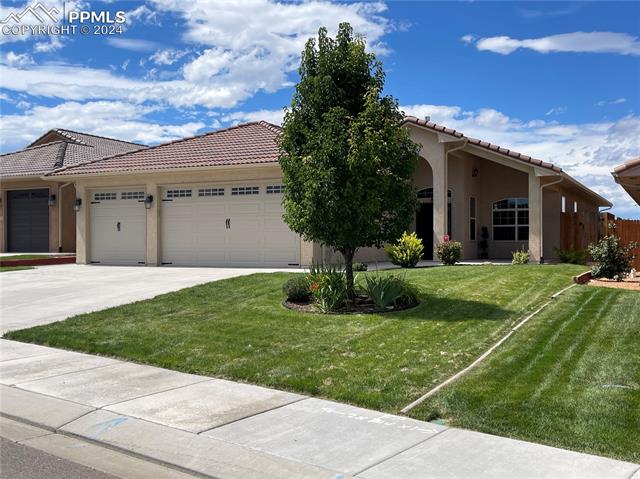 801  Aspencrest  , pueblo  House Search MLS Picture