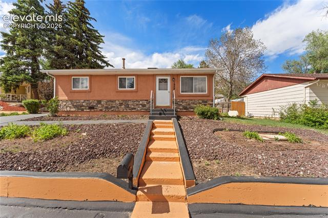 1924  McCooke  , colorado springs&nbsp; House Search MLS Picture