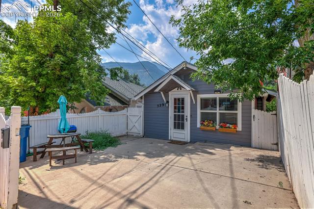 529  Canon  , manitou springs&nbsp; House Search MLS Picture