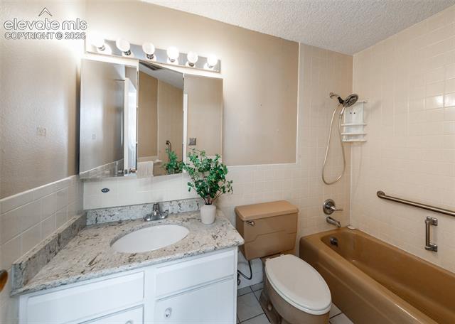 MLS Image for 411  Lakewood  B712 ,Colorado Springs, Colorado