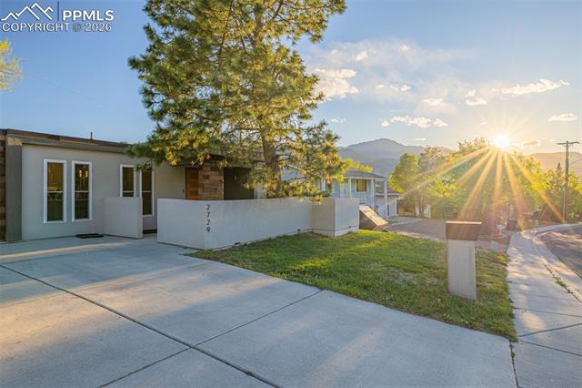 2729  King  , colorado springs&nbsp; House Search MLS Picture