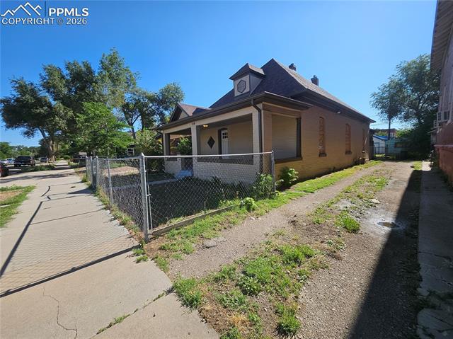 1138  Pine  , pueblo&nbsp; House Search MLS Picture