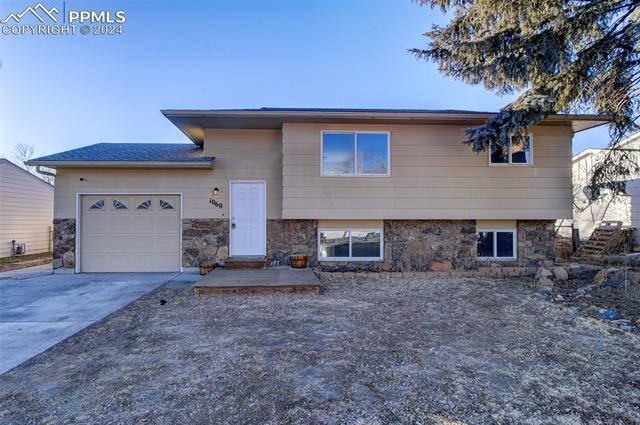 1060  Peterson  , colorado springs  House Search MLS Picture