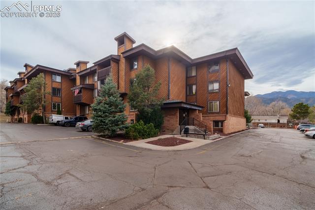 935  Saturn  215 , colorado springs&nbsp; House Search MLS Picture
