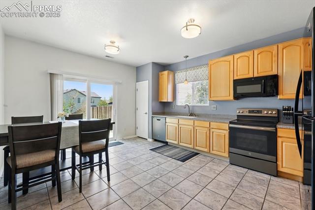 MLS Image for 7043  Bonnie Brae  ,Colorado Springs, Colorado