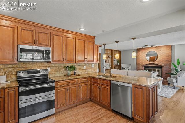 MLS Image for 5376 W Cliff Point  ,Colorado Springs, Colorado