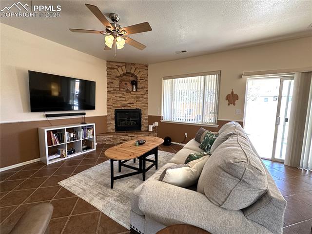 MLS Image for 1014  Cedarcrest  ,Pueblo, Colorado