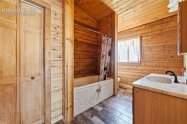 MLS Image for 927  Stonehenge  ,Florissant, Colorado
