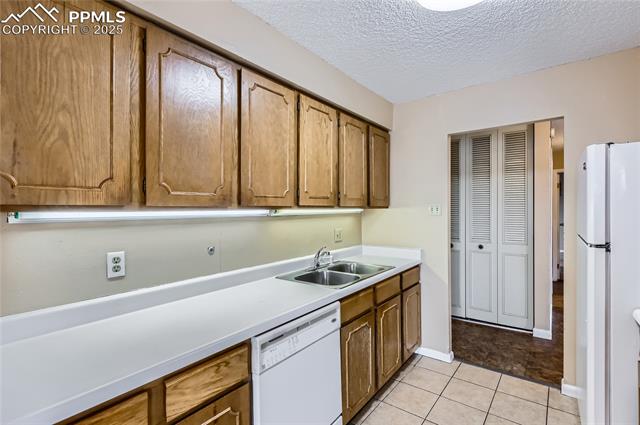 MLS Image for 411  Lakewood  B338 ,Colorado Springs, Colorado