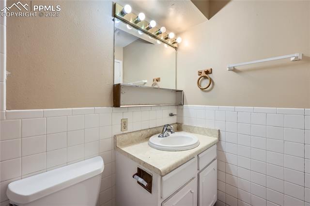 MLS Image for 411  Lakewood  B338 ,Colorado Springs, Colorado