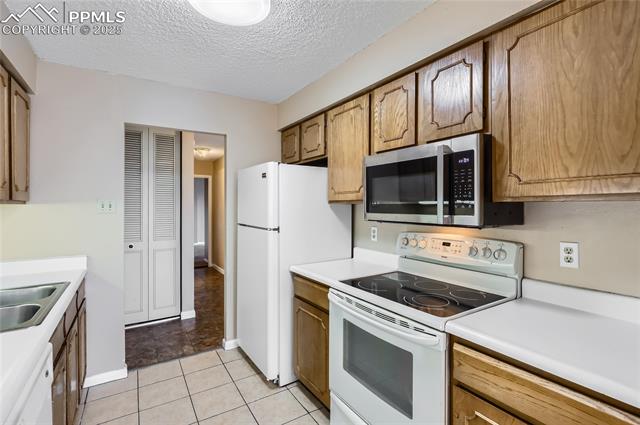 MLS Image for 411  Lakewood  B338 ,Colorado Springs, Colorado