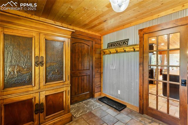 MLS Image for 101  Daniwood  ,Florissant, Colorado