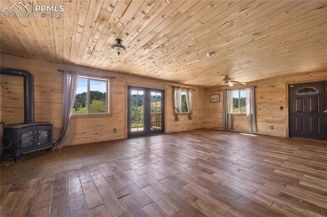 MLS Image for 927  Stonehenge  ,Florissant, Colorado
