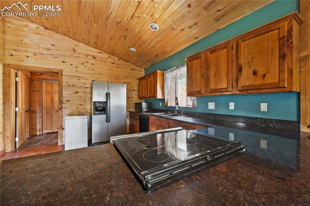 MLS Image for 927  Stonehenge  ,Florissant, Colorado