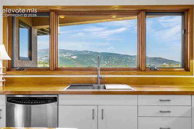 MLS Image for 531  CRYSTAL HILLS  ,Manitou Springs, Colorado