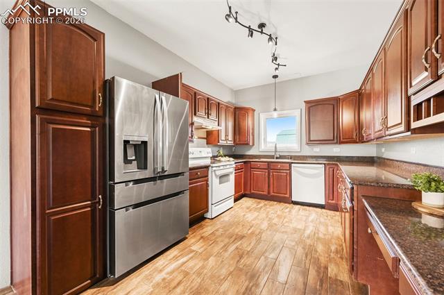 MLS Image for 224  Lakeview Forest  ,Florissant, Colorado
