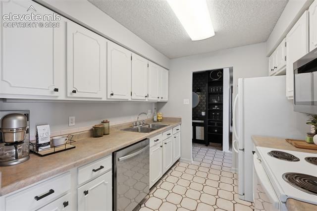 MLS Image for 411  Lakewood  B614 ,Colorado Springs, Colorado