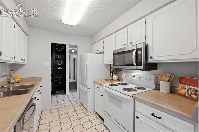 MLS Image for 411  Lakewood  B614 ,Colorado Springs, Colorado