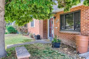 2870  poplar street, Denver sold home. Closed on 2022-08-24 for $630,000.