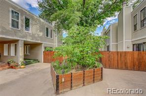 1050 s monaco parkway, Denver sold home. Closed on 2022-08-16 for $379,000.