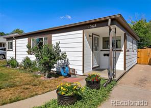 1368 s seneca court, Denver sold home. Closed on 2022-09-21 for $435,000.