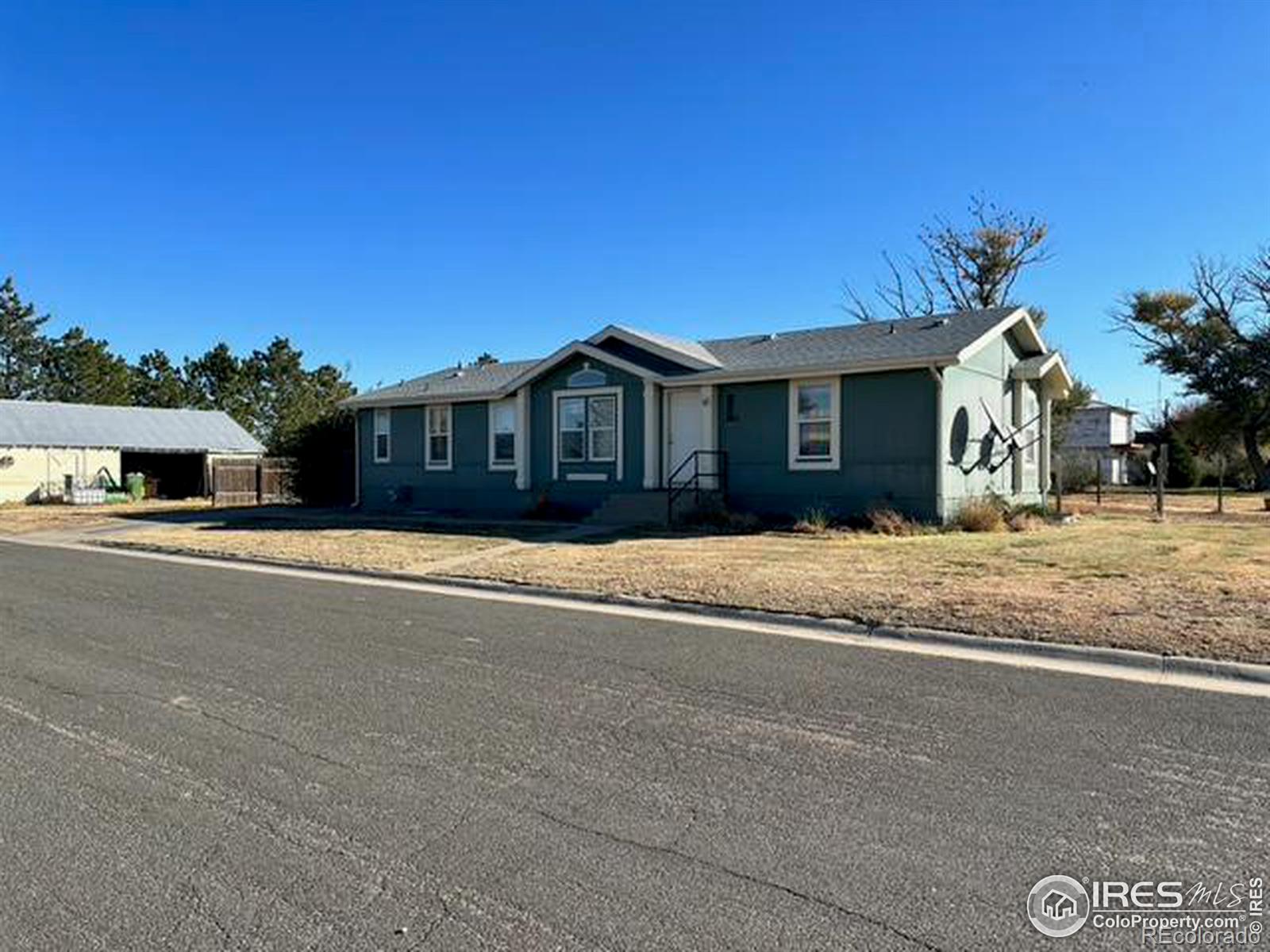 180 w 12th street, Cheyenne Wells sold home. Closed on 2023-10-17 for $145,000.
