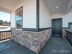 3812  Red Valley Circle, castle rock MLS: 4284291 Beds: 4 Baths: 3 Price: $669,990