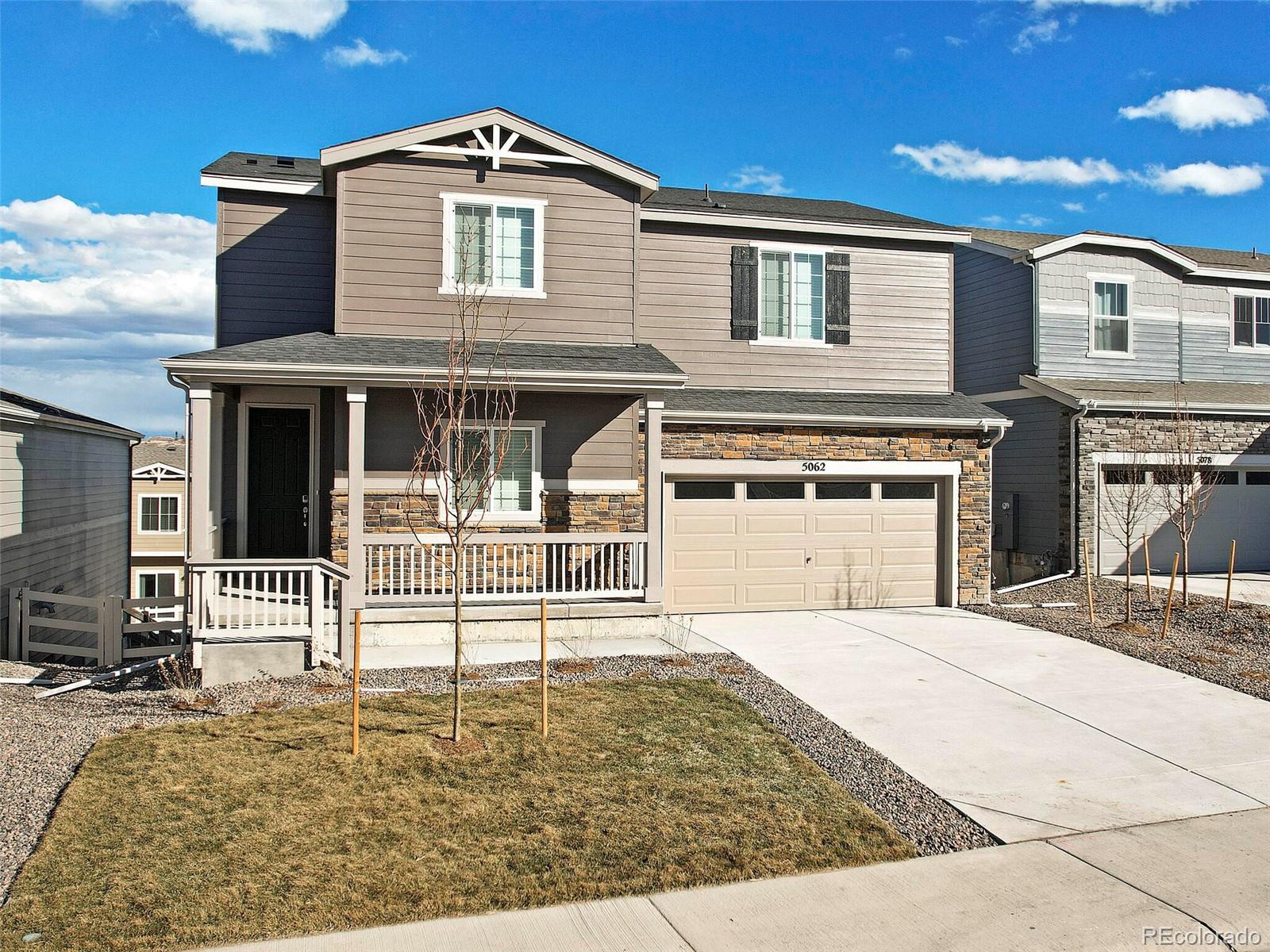 5062  Blue Lunar Lane, castle rock MLS: 3417553 Beds: 3 Baths: 3 Price: $620,000