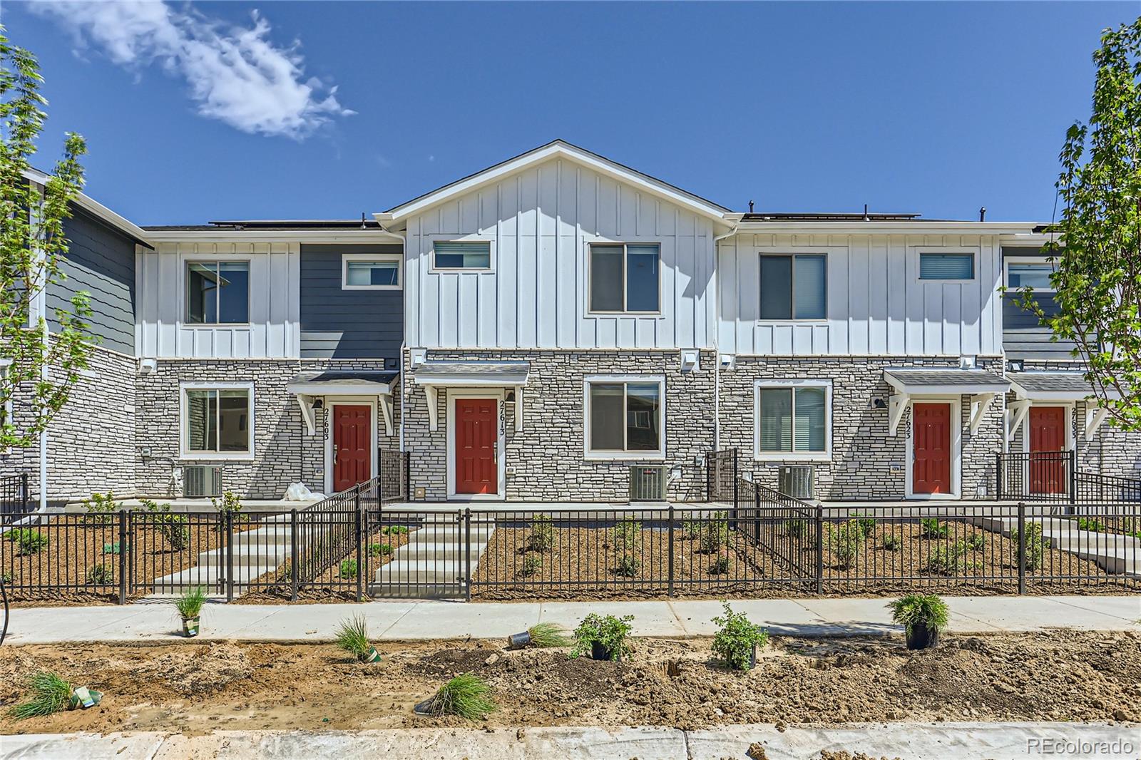 27613 E 1st Place, aurora MLS: 4738353 Beds: 3 Baths: 3 Price: $429,990
