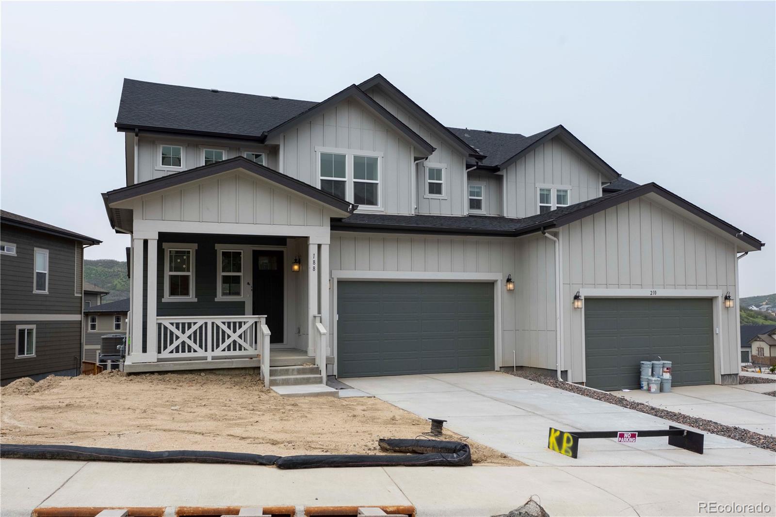 188  Felicity Loop, castle rock MLS: 3252934 Beds: 5 Baths: 5 Price: $699,000