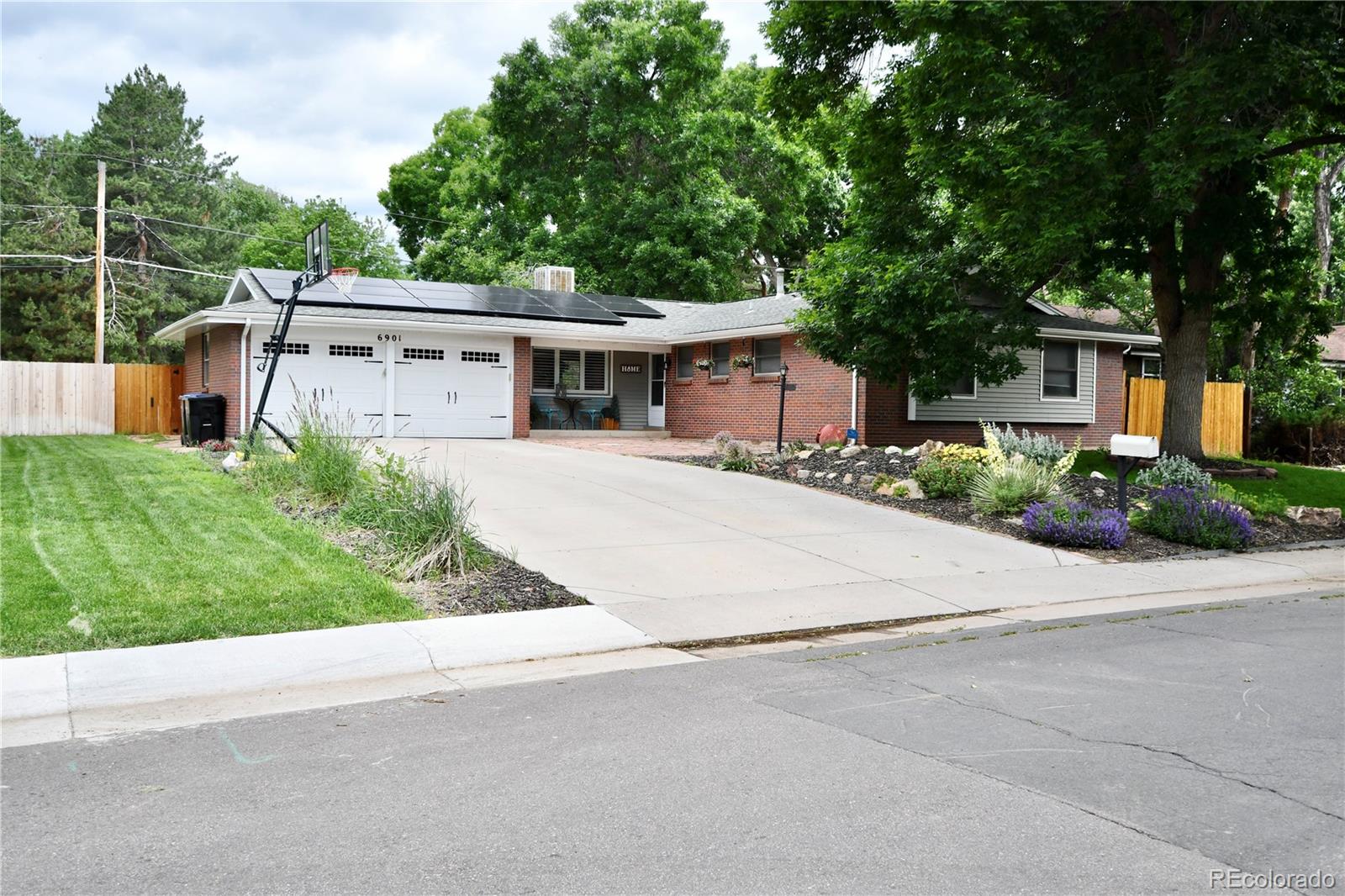 6901  parfet street, Arvada sold home. Closed on 2023-10-30 for $695,000.