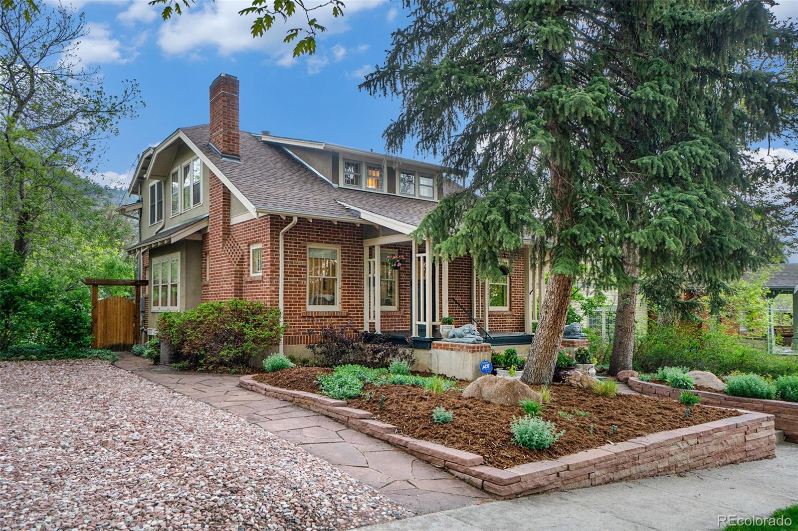 849  9th street, Boulder sold home. Closed on 2023-12-18 for $1,900,000.