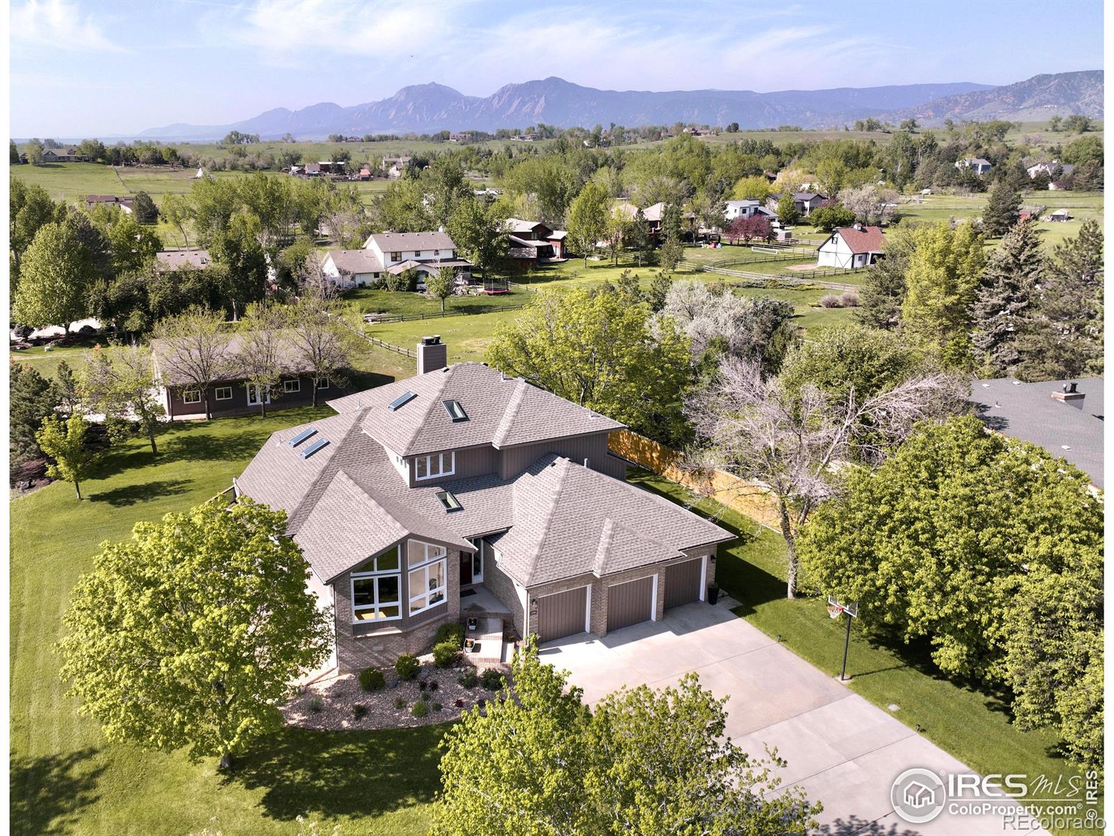 4990  Valhalla Drive, boulder MLS: 456789988408 Beds: 3 Baths: 4 Price: $1,850,000