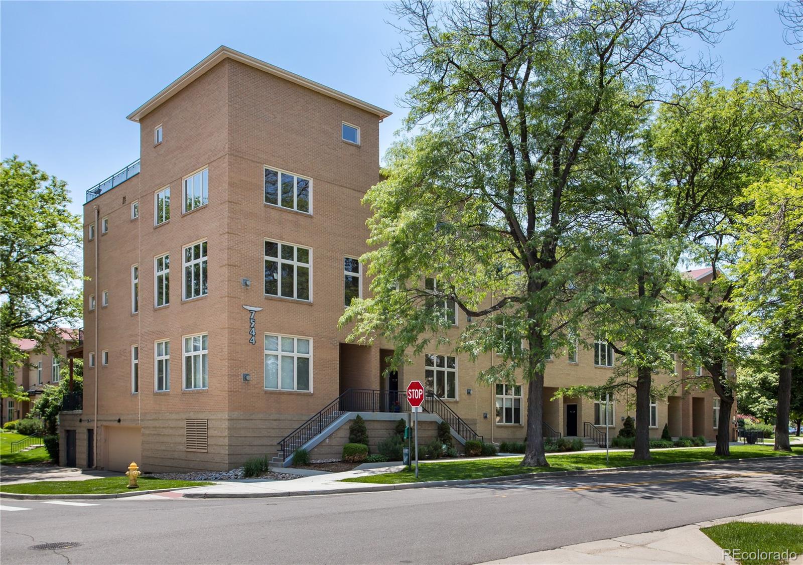 7544 E 4th Avenue 306, Denver  MLS: 8737660 Beds: 2 Baths: 2 Price: $499,000