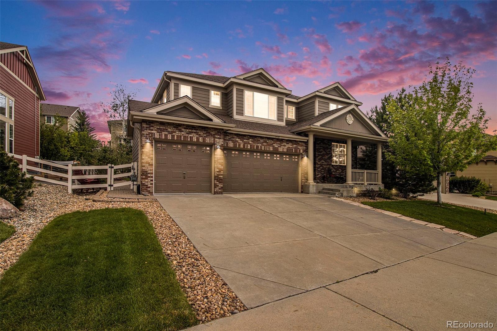 1930  Hawk Terrace, castle rock MLS: 5374013 Beds: 4 Baths: 3 Price: $729,900